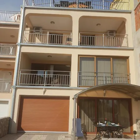 Guest House Suzana Omišalj Exterior foto